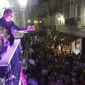 Una foto de archivo en Cádiz cantando flamenco Una foto de archivo en Cádiz cantando flamenco