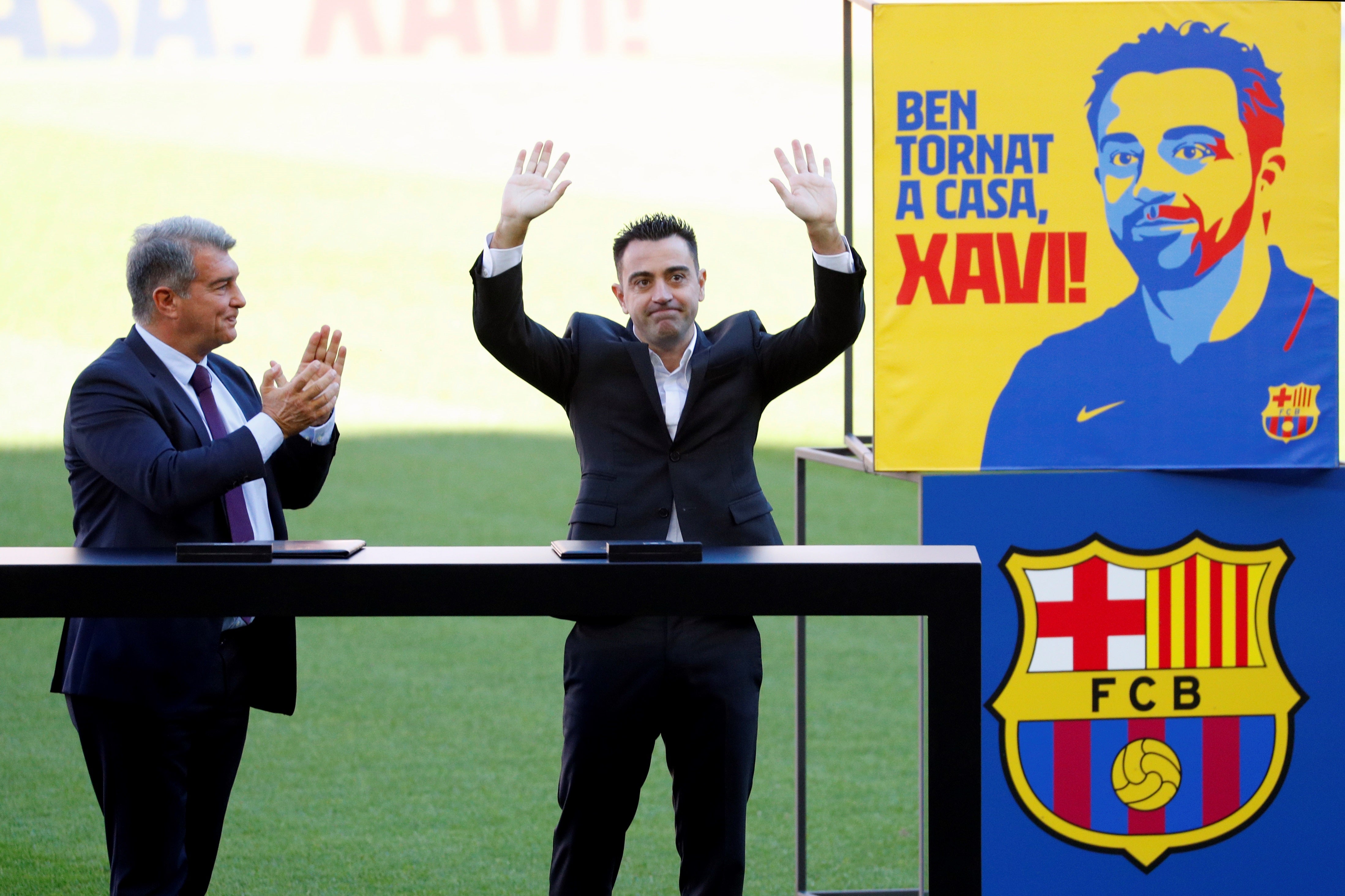 Lendoiro: "Xavi, 'cambio de hora' en el Barça y 'reloj parado' en el derbi vasco" Lendoiro: "Xavi, 'cambio de hora' en el Barça y 'reloj parado' en el derbi vasco"