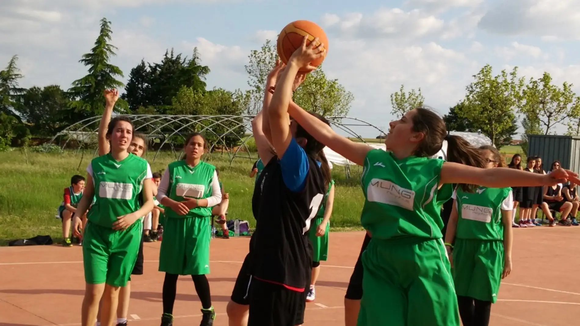 La Diputación aprueba cuatro convenios para apoyar a los clubes de baloncesto de la provincia