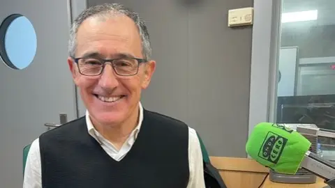 Javier Arranz, portavoz del Comité Autonómico de Gestión de Enfermedades Infecciosas de Baleares, en los estudios de Onda Cero Mallorca Entrevistas