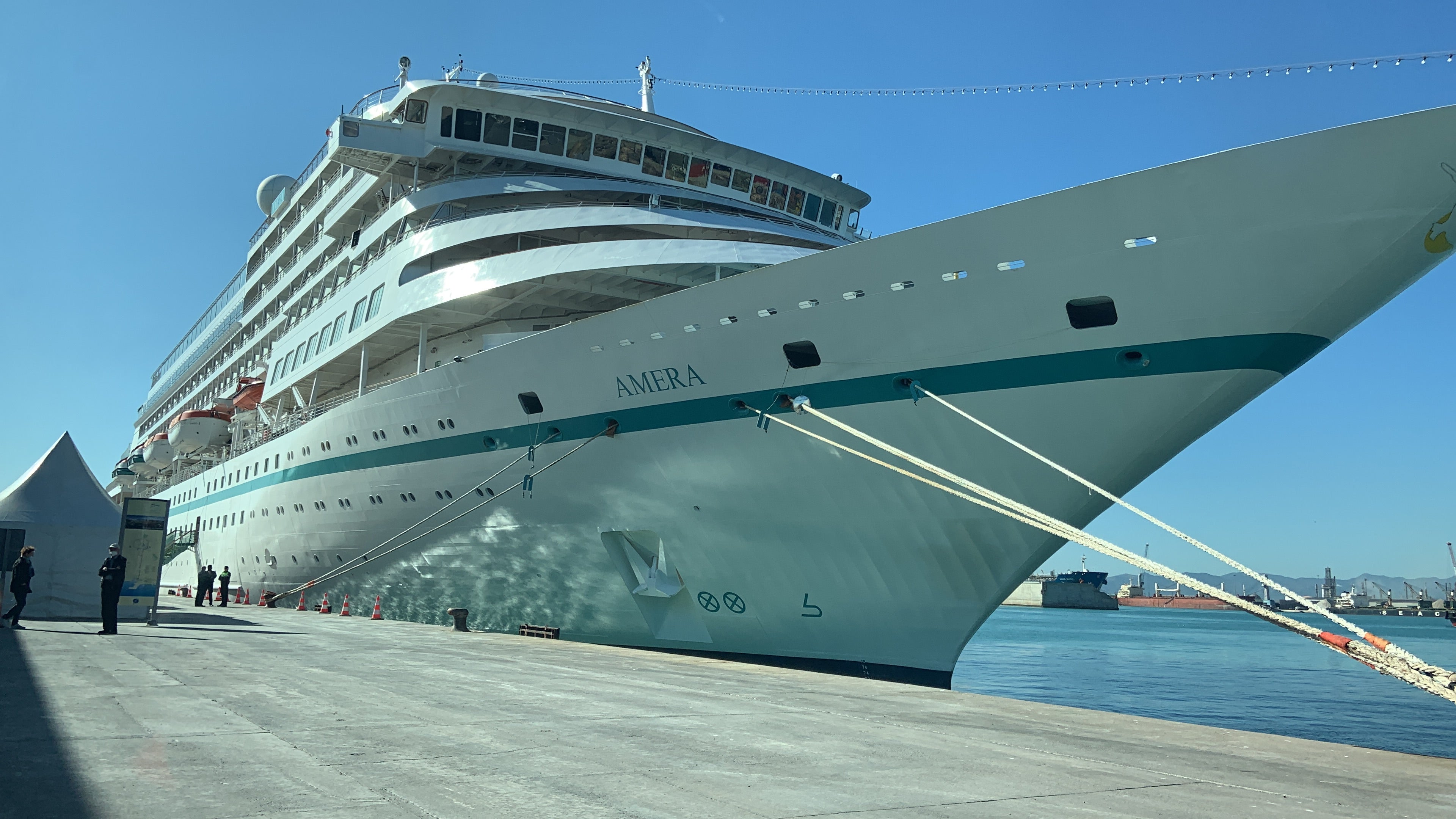 Llega al puerto de Castellón el primer crucero del año con 750 pasajeros Llega al puerto de Castellón el primer crucero del año con 750 pasajeros