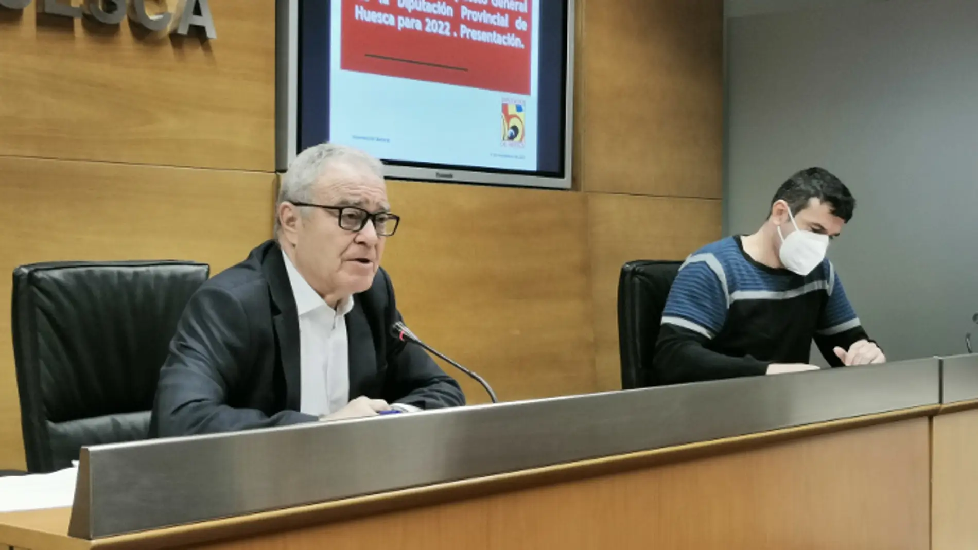 Miguel Gracia y Fernando Sánchez en la presentación del borrador de presupuestos.