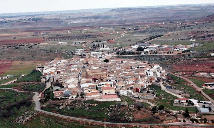 Trasladan a Getafe a un hombre con quemaduras por una exposición de alto voltaje en Almedina Trasladan a Getafe a un hombre con quemaduras por una exposición de alto voltaje en Almedina