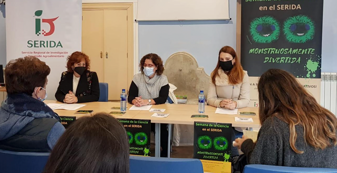 Cristina González: "Es fundamental hacer una labor de divulgación sobre la ciencia" Cristina González: "Es fundamental hacer una labor de divulgación sobre la ciencia"