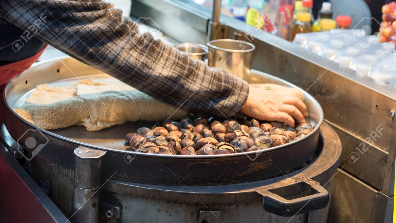O Concello agasallará con castañas os viandantes con seis postos de castañeiras O Concello agasallará con castañas os viandantes con seis postos de castañeiras