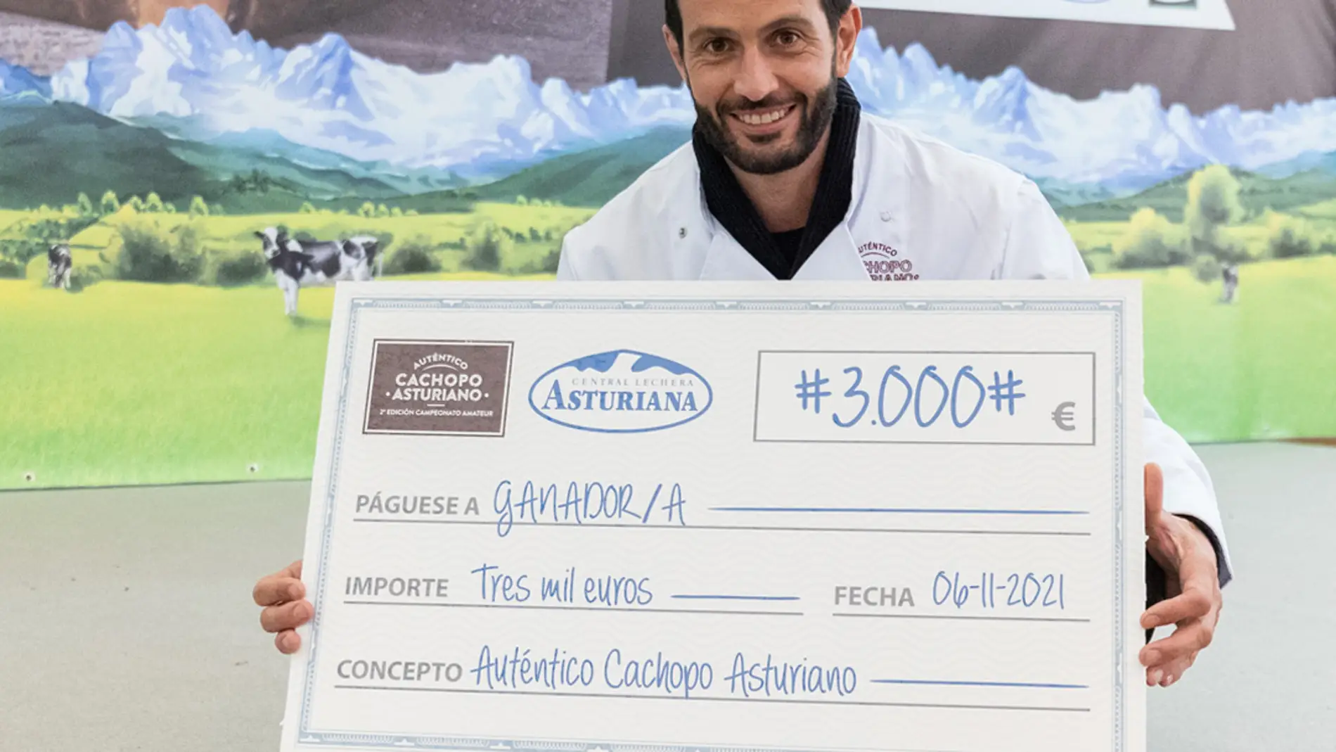Raúl Bernardo Suárez, ganador de la segunda edición del Campeonato Amateur del Auténtico Cachopo Asturiano