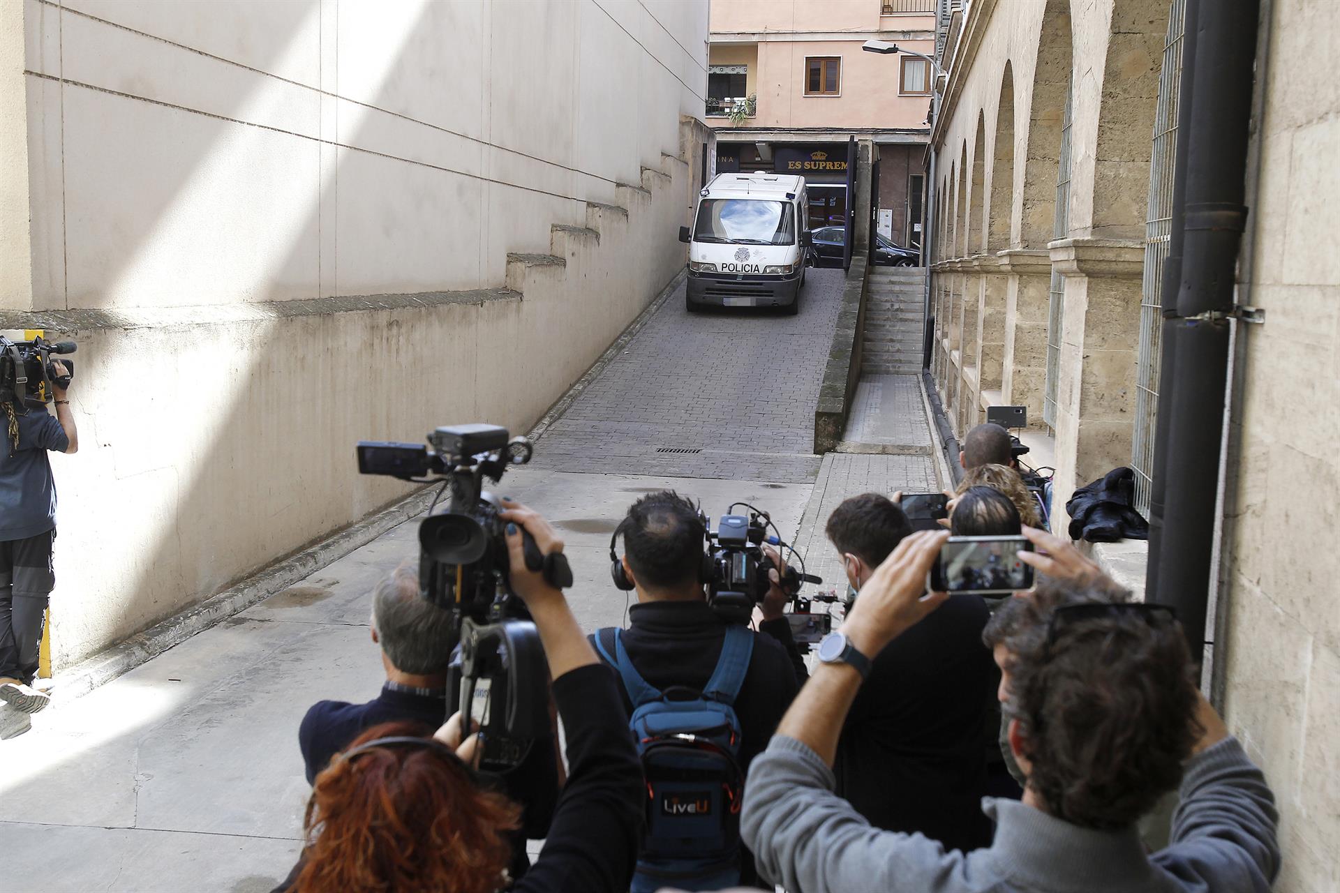Detenidos otros dos marroquíes fugados del incidente del avión en el aeropuerto de Palma en noviembre Detenidos otros dos marroquíes fugados del incidente del avión en el aeropuerto de Palma en noviembre