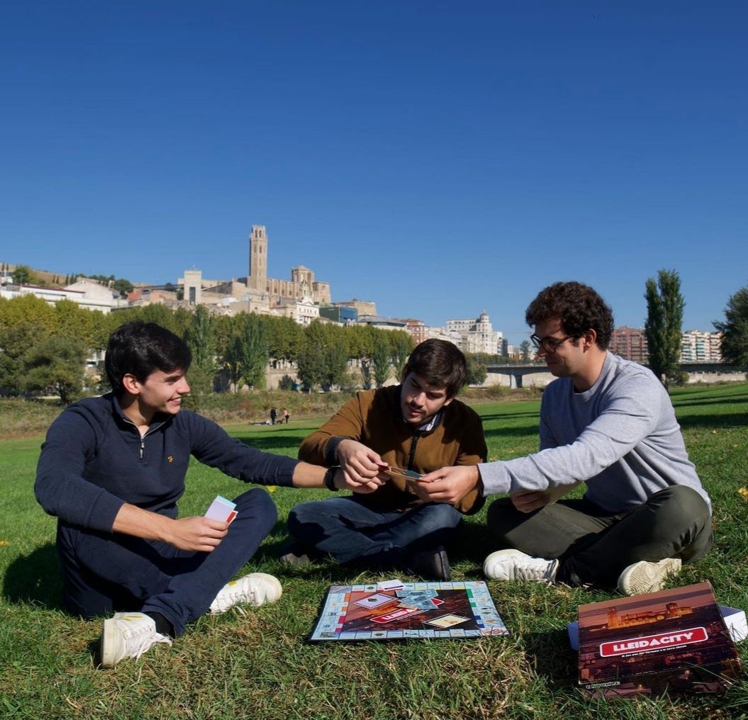 Lleidacity, el joc de taula ambientat en els carrers, places i tradicions lleidatanes Lleidacity, el joc de taula ambientat en els carrers, places i tradicions lleidatanes