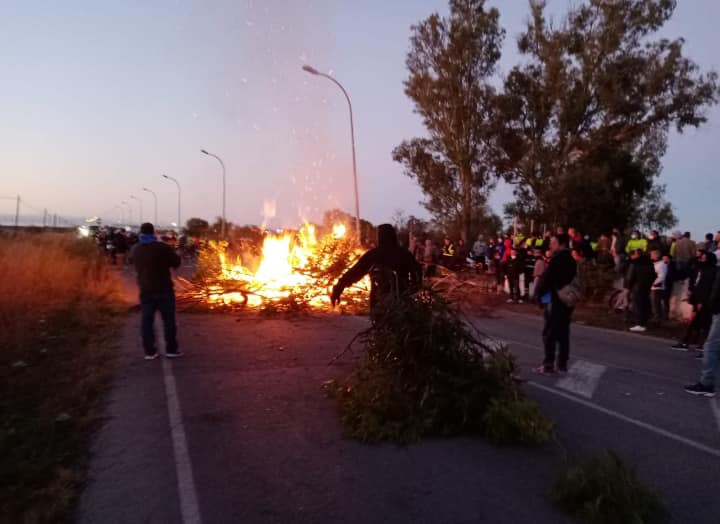 Finaliza sin acuerdo la reunión que buscaba desbloquear el conflicto del sector del metal Finaliza sin acuerdo la reunión que buscaba desbloquear el conflicto del sector del metal