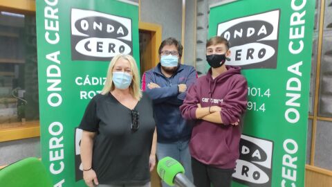 Manu Peinado y Mar&iacute;a Dom&iacute;nguez, de visita en Onda Cero