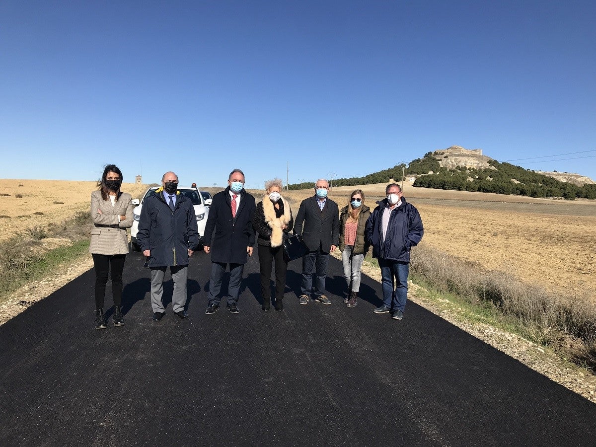 La Junta acondiciona el pavimento de las carreteras P-912 y P-921 dentro de su programa de Seguridad Vial La Junta acondiciona el pavimento de las carreteras P-912 y P-921 dentro de su programa de Seguridad Vial