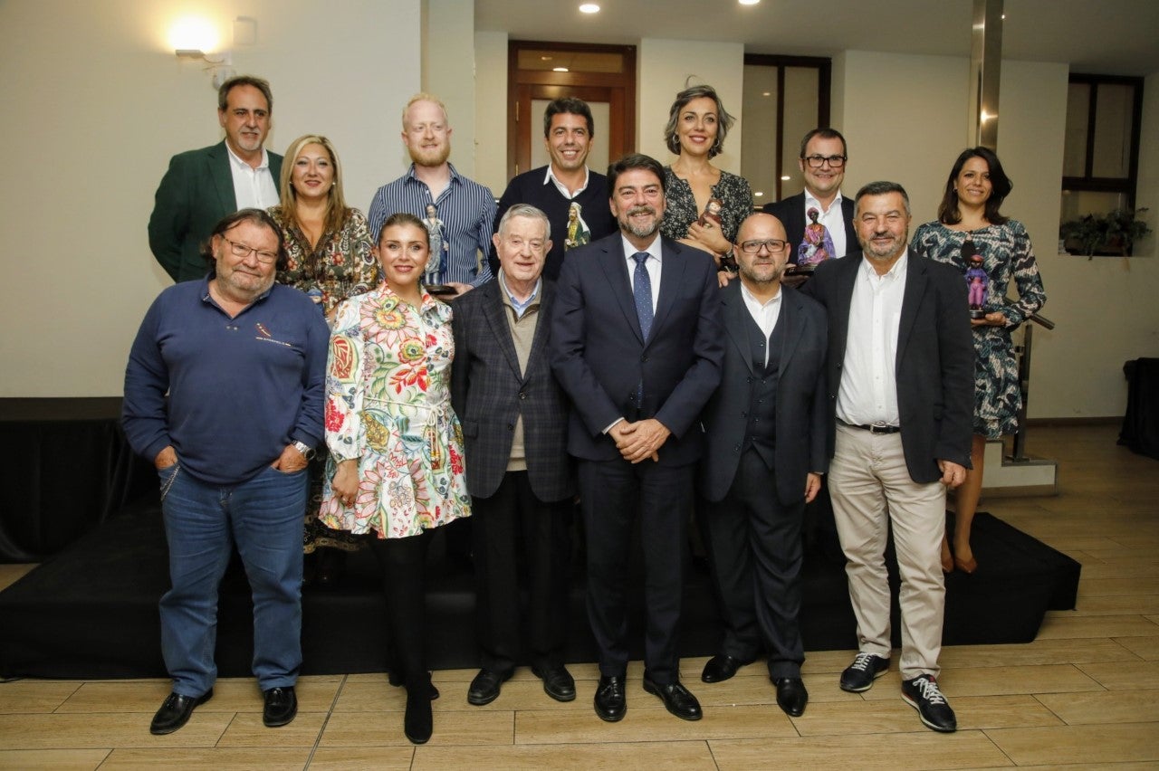 Manolo Jiménez rechaza la polémica por el nombramiento de Carlos Mazón: no es el primer político que encarna a un rey mago en Alicante Manolo Jiménez rechaza la polémica por el nombramiento de Carlos Mazón: no es el primer político que encarna a un rey mago en Alicante