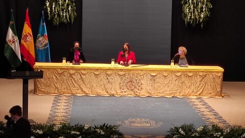 La mesa presidencial en el Teatro de las Cortes La mesa presidencial en el Teatro de las Cortes