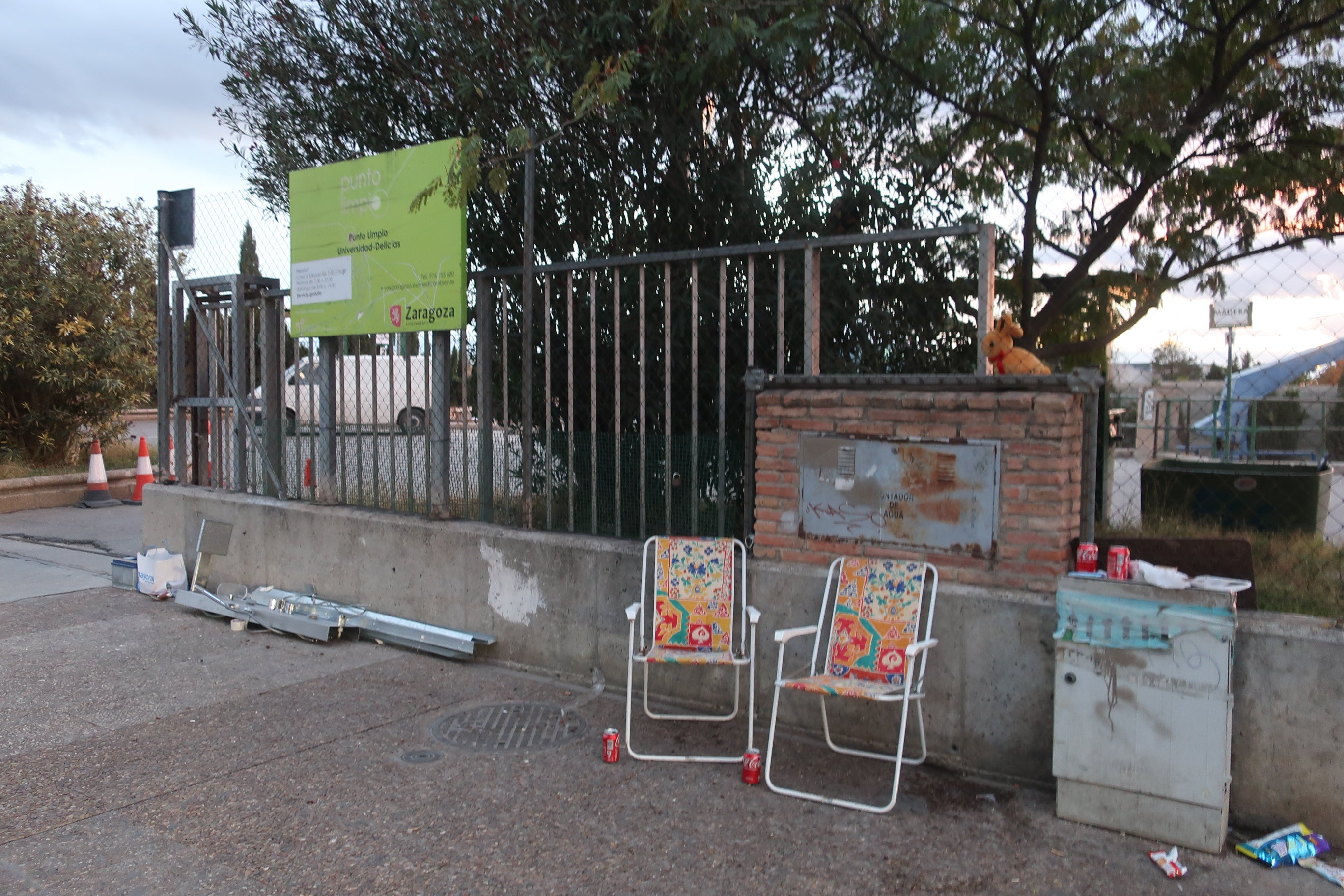 Denuncian el vandalismo e inseguridad en los puntos limpios Denuncian el vandalismo e inseguridad en los puntos limpios