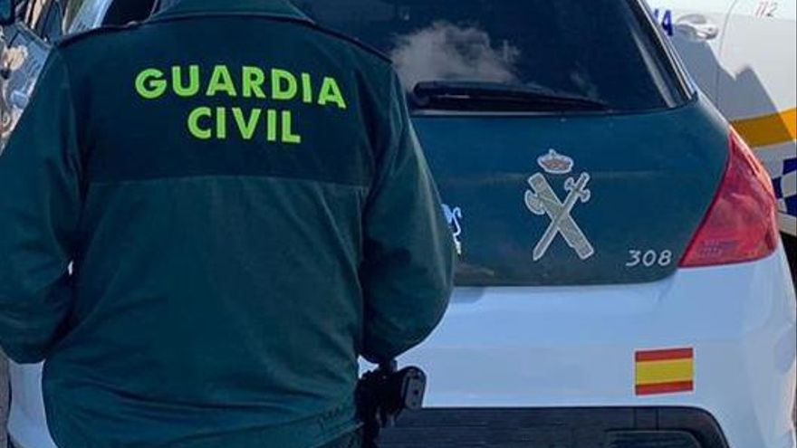 La Guardia Civil registra la sede de La Nucía C.F. en una operación antifraude La Guardia Civil registra la sede de La Nucía C.F. en una operación antifraude