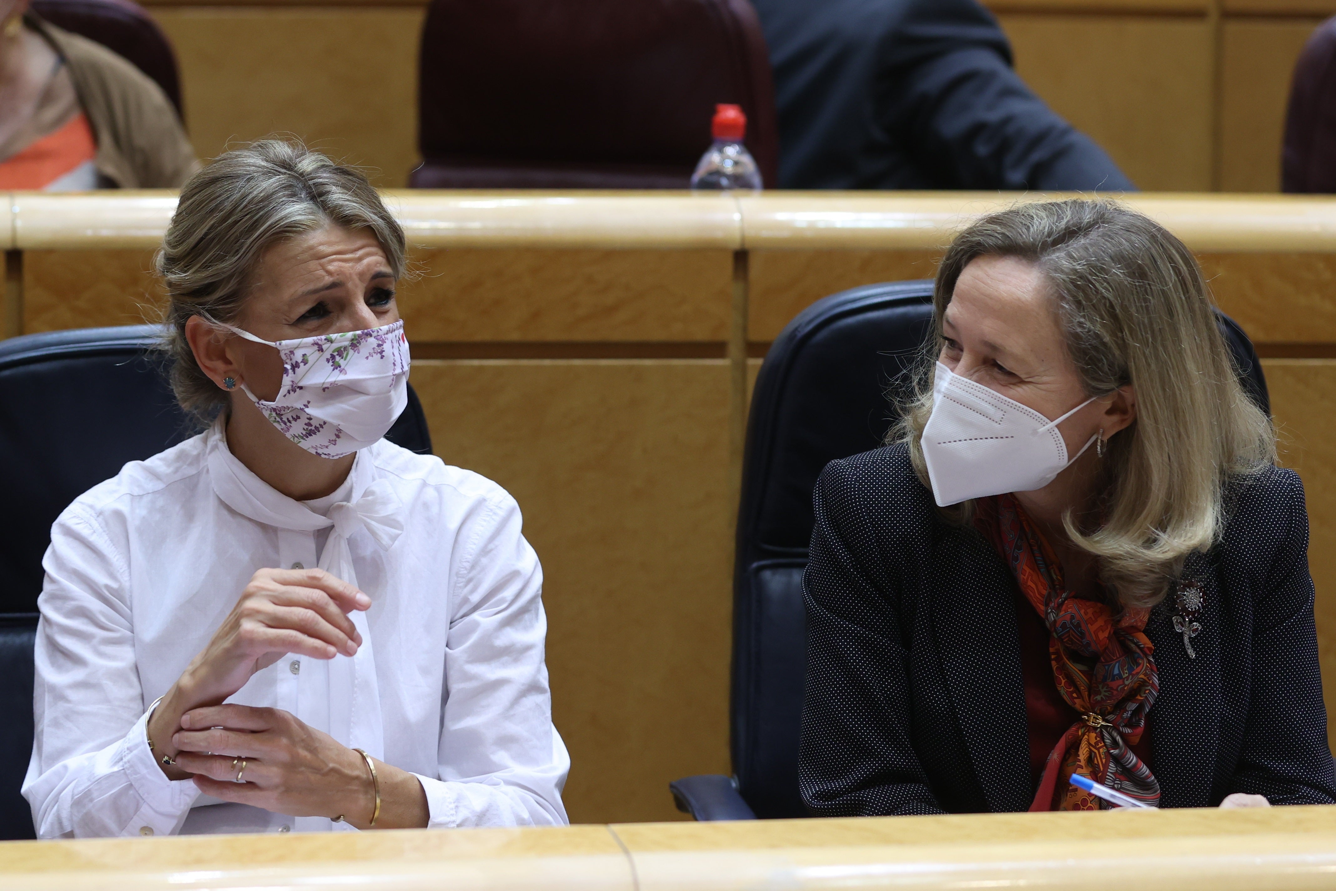 Las preguntas de Amón: "¿Qué ha sido más insólito de la reforma laboral, haber logrado el consenso de la patronal y los sindicatos o haber puesto de acuerdo a Nadia Calviño y Yolanda Díaz?" Las preguntas de Amón: "¿Qué ha sido más insólito de la reforma laboral, haber logrado el consenso de la patronal y los sindicatos o haber puesto de acuerdo a Nadia Calviño y Yolanda Díaz?"