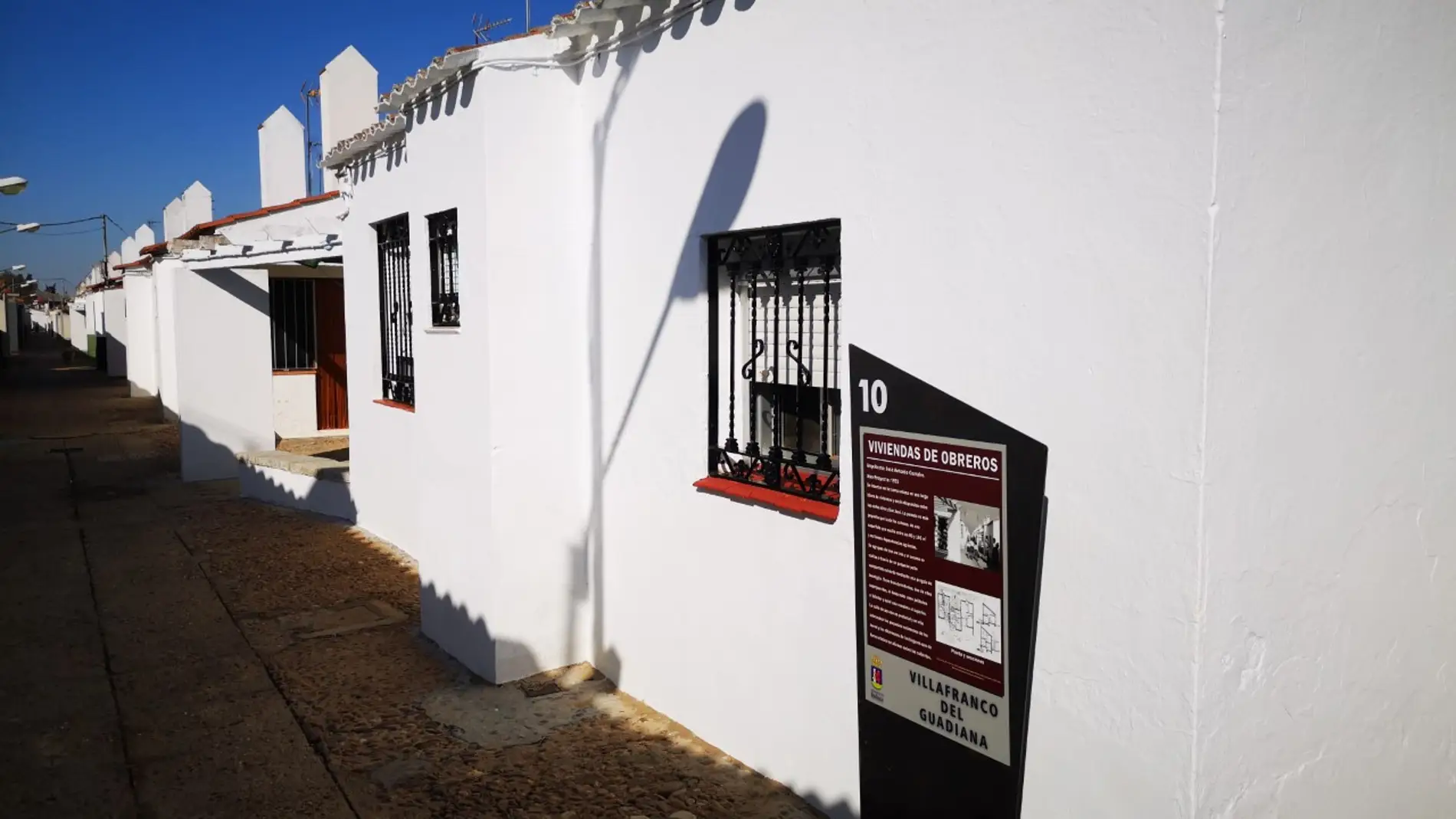 Villafranco del Guadiana instala paneles informativos para promocionar su arquitectura de ¨colonización¨ Villafranco del Guadiana instala paneles informativos para promocionar su arquitectura de ¨colonización¨