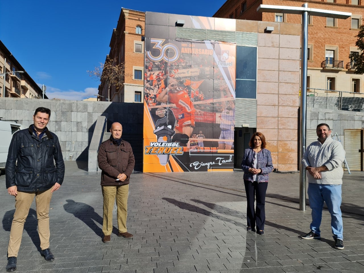 El voleibol es el protagonista de la nueva foto de la Glorieta El voleibol es el protagonista de la nueva foto de la Glorieta