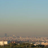 Vista de la ciudad de Madrid y su "boina" de contaminación