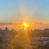 amanecer benidorm cielos despejados amanecer benidorm cielos despejados