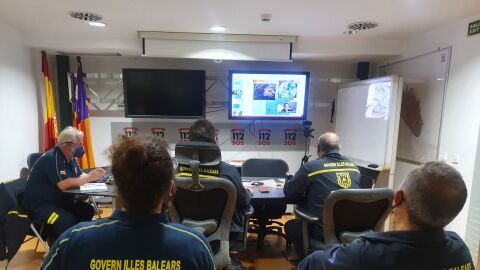 Grupo de soporte t&eacute;cnico del Servicio de Emergencias 112 en Baleares, atendiendo algunos de los incidentes que est&aacute; provocando la borrasca Blas. 