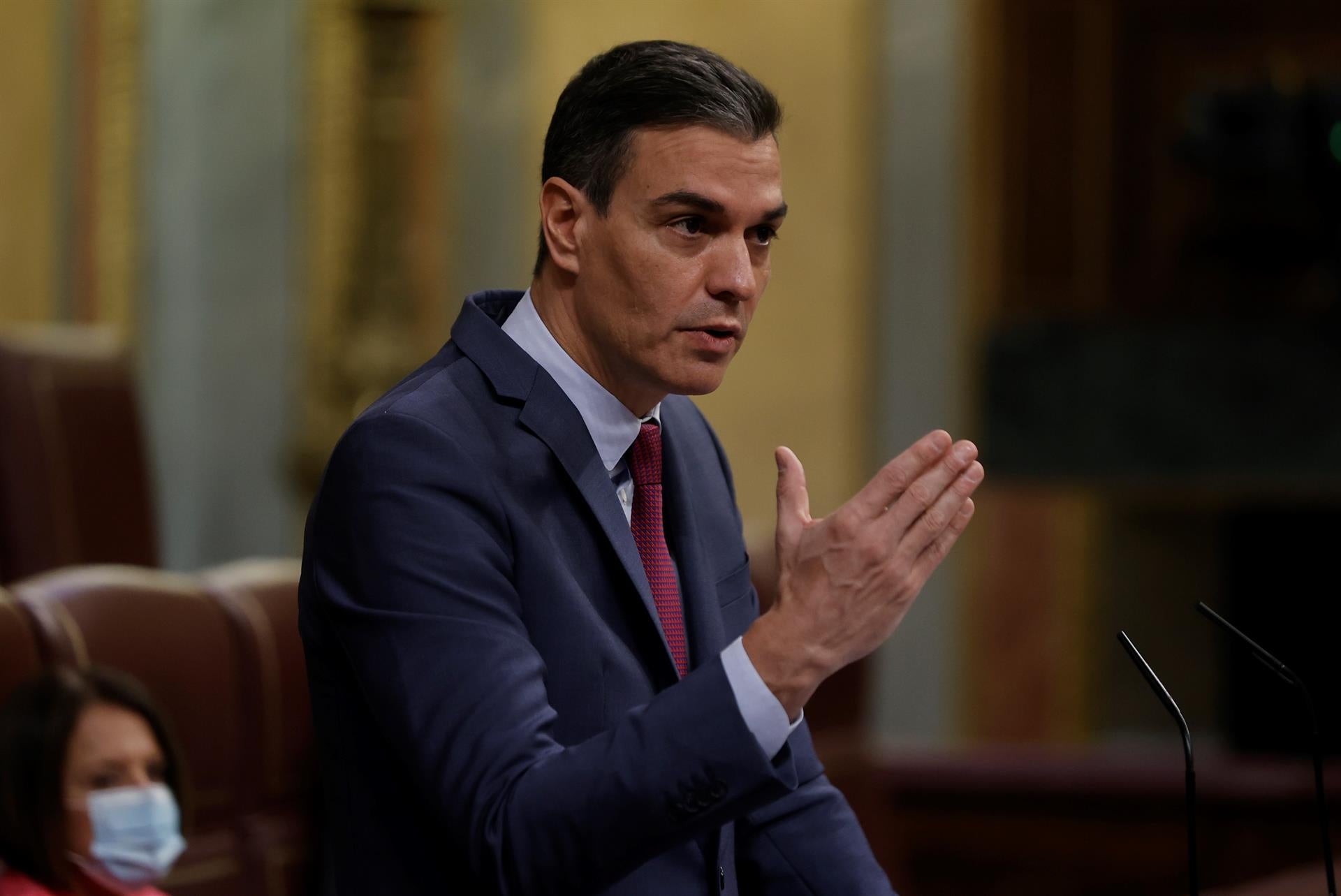 Las preguntas de Amón: "¿Han urdido el PP y el PSOE un ataque al sistema con el obsceno reparto de jueces?" Las preguntas de Amón: "¿Han urdido el PP y el PSOE un ataque al sistema con el obsceno reparto de jueces?"