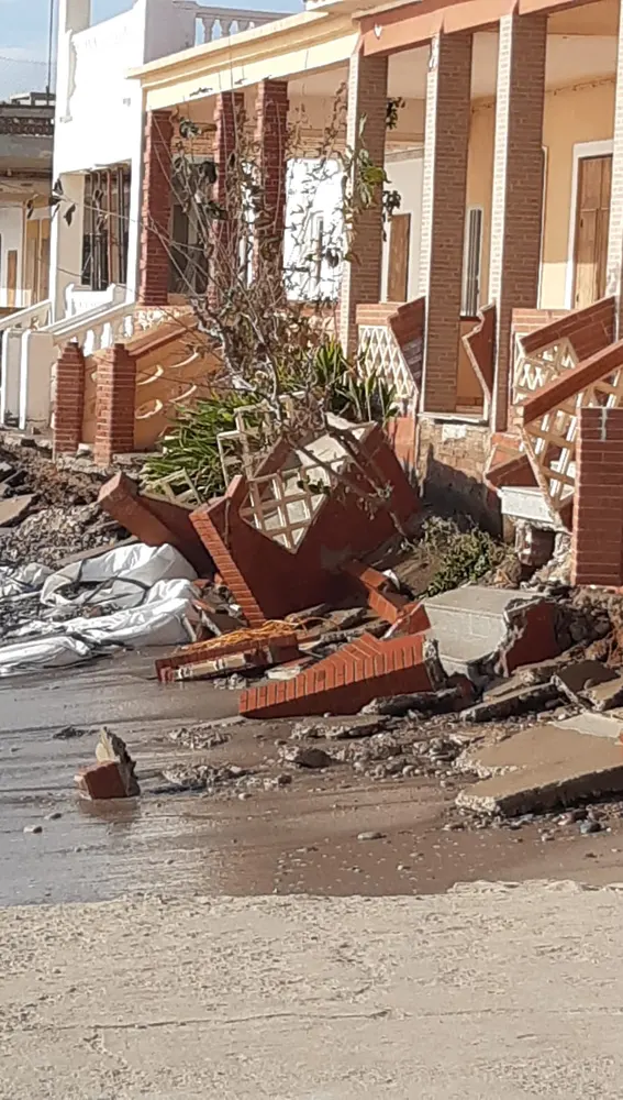 El temporal Blas causa daños en la playa de Nules 