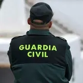 Muere un joven de 17 años al caerle encima un árbol en un campo de fútbol cuando se refugiaba de una tormenta Muere un joven de 17 años al caerle encima un árbol en un campo de fútbol cuando se refugiaba de una tormenta