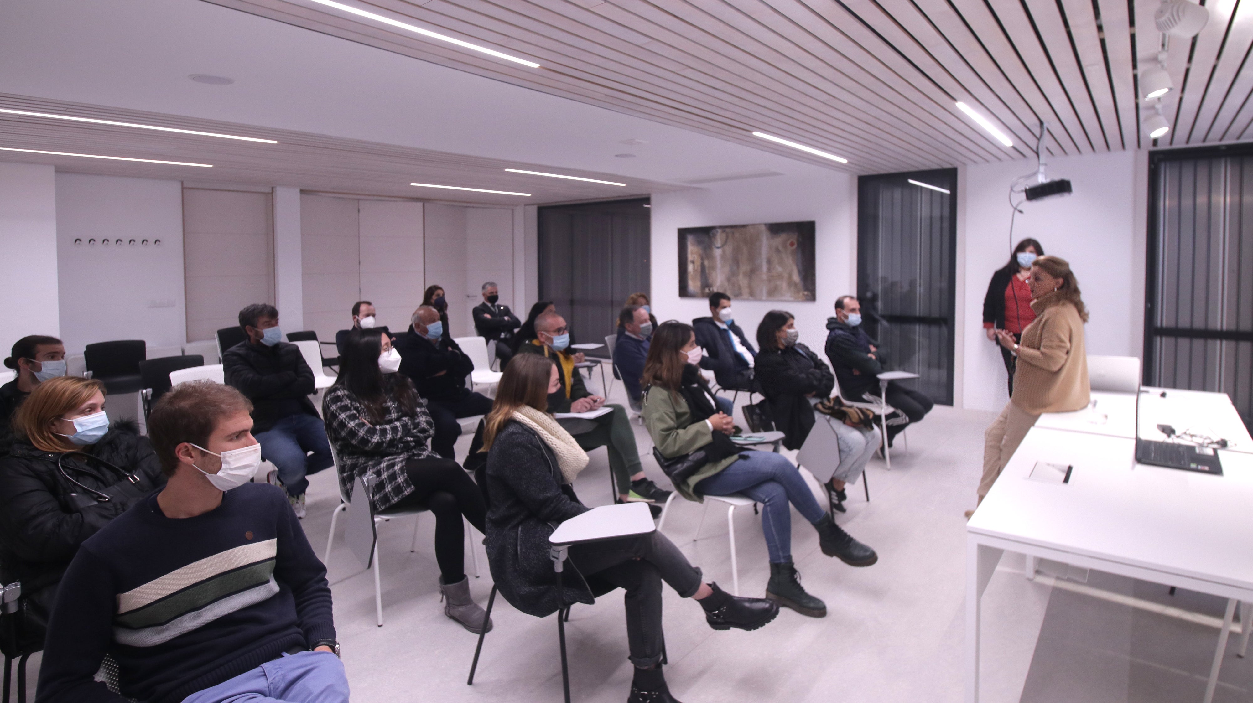 “EmprendOU” facilitou a posta en marcha de 150 iniciativas empresariais “EmprendOU” facilitou a posta en marcha de 150 iniciativas empresariais