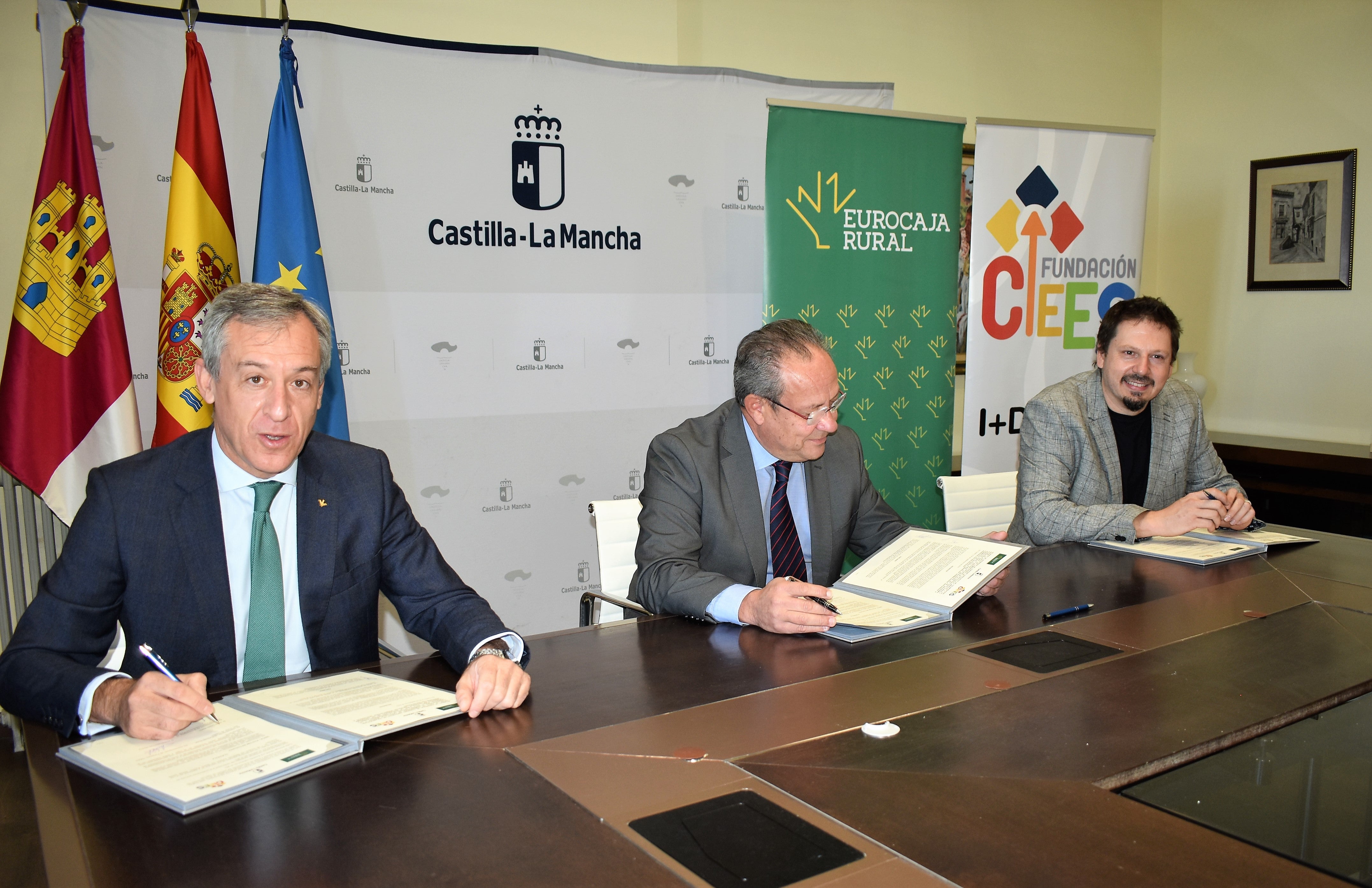 Eurocaja Rural, JCCM y Fundación CIEES refuerzan su compromiso con la discapacidad Eurocaja Rural, JCCM y Fundación CIEES refuerzan su compromiso con la discapacidad