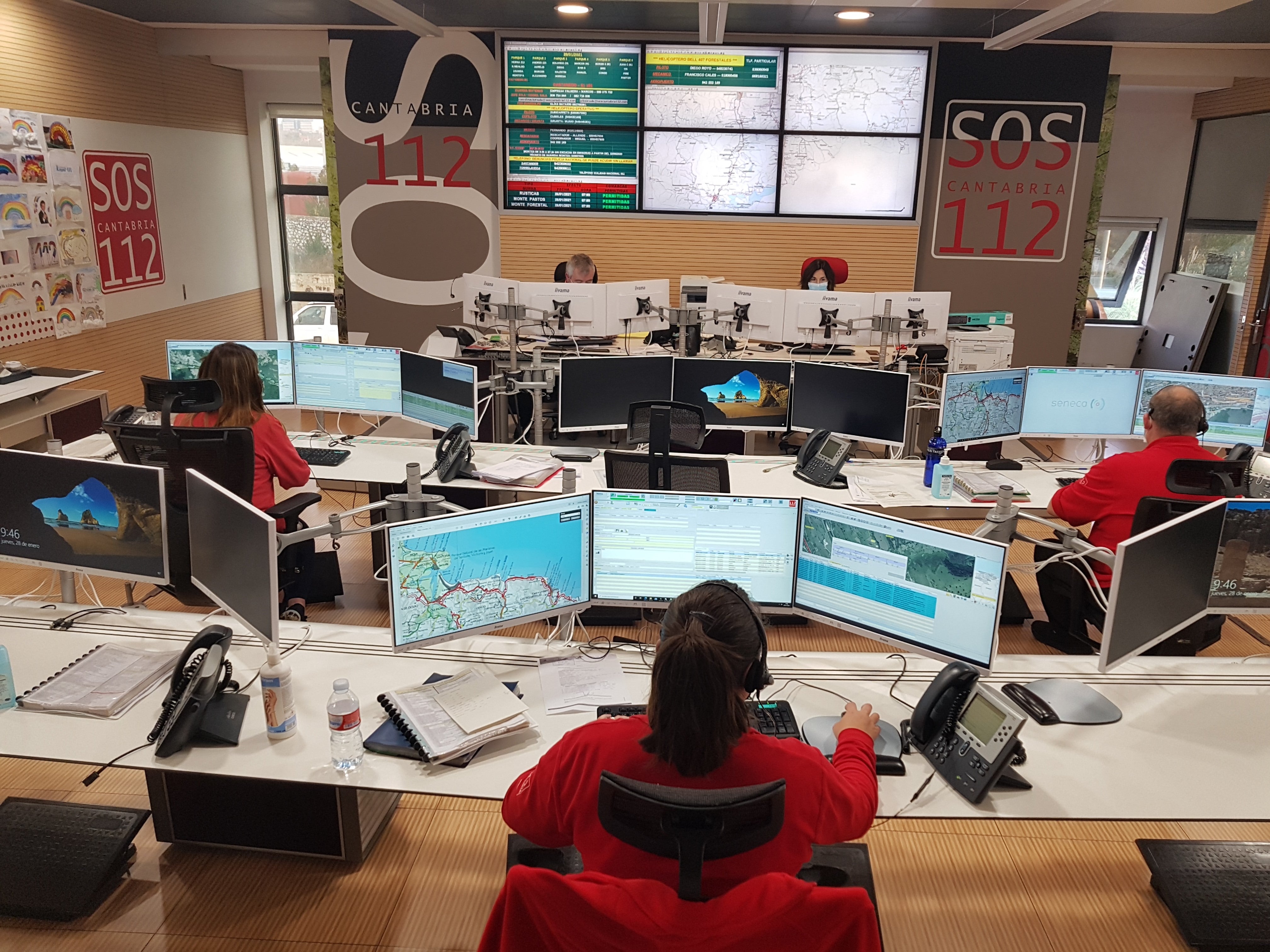 "112, ¿en qué puedo ayudarle?" Así se trabaja en el epicentro de las emergencias "112, ¿en qué puedo ayudarle?" Así se trabaja en el epicentro de las emergencias
