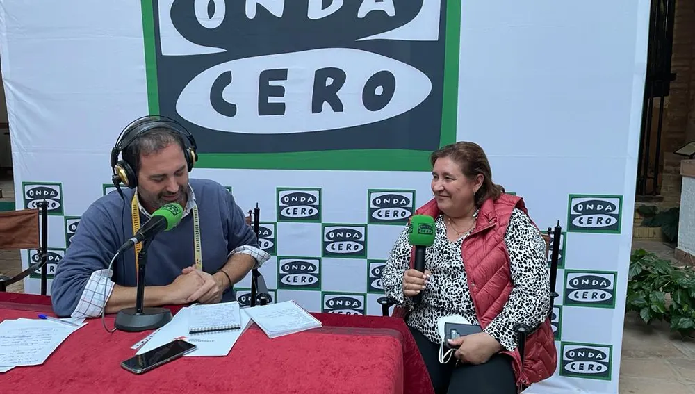 Rafael López y Laura Pichardo - Alcaldesa de Niebla