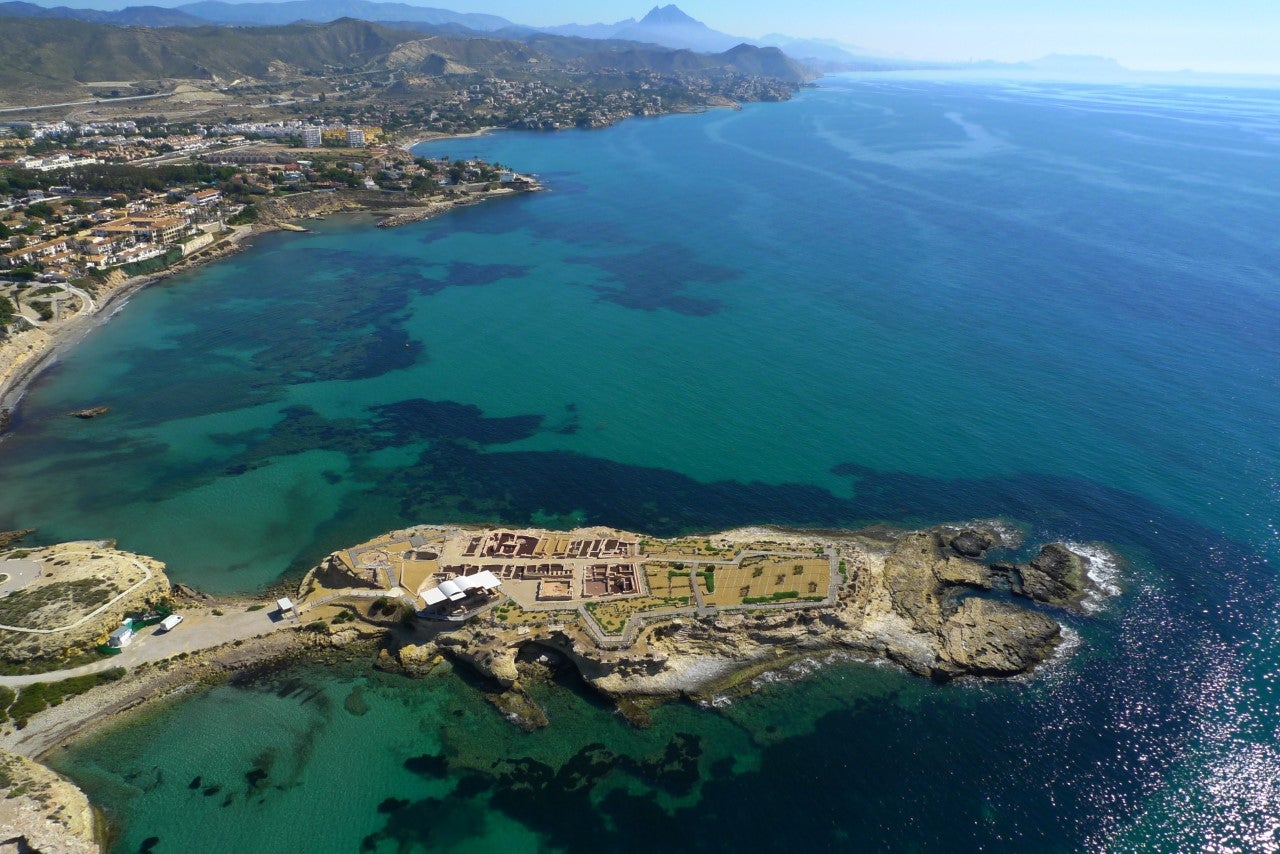 El 'mejor parque arqueológico del Mediterráneo' en torno al yacimiento de La Illeta dels Banyets El 'mejor parque arqueológico del Mediterráneo' en torno al yacimiento de La Illeta dels Banyets