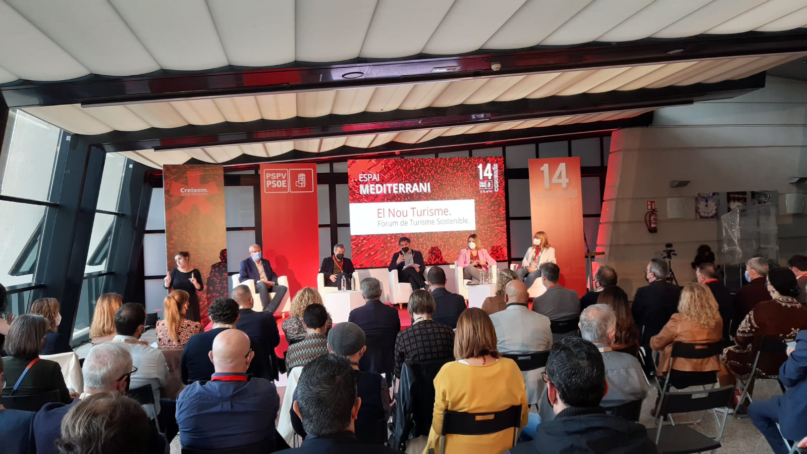 El Pspv defiende el papel de la economía del ocio y busca acabar con la "mala fama" del turismo El Pspv defiende el papel de la economía del ocio y busca acabar con la "mala fama" del turismo