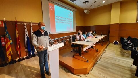 En el atril, el secretario general del PSPV-PSOE de Alicante, Miguel Millana En el atril, el secretario general del PSPV-PSOE de Alicante, Miguel Millana