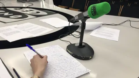 El garabato de Isabel Lobo a Juan Luis Arsuaga El garabato de Isabel Lobo a Juan Luis Arsuaga