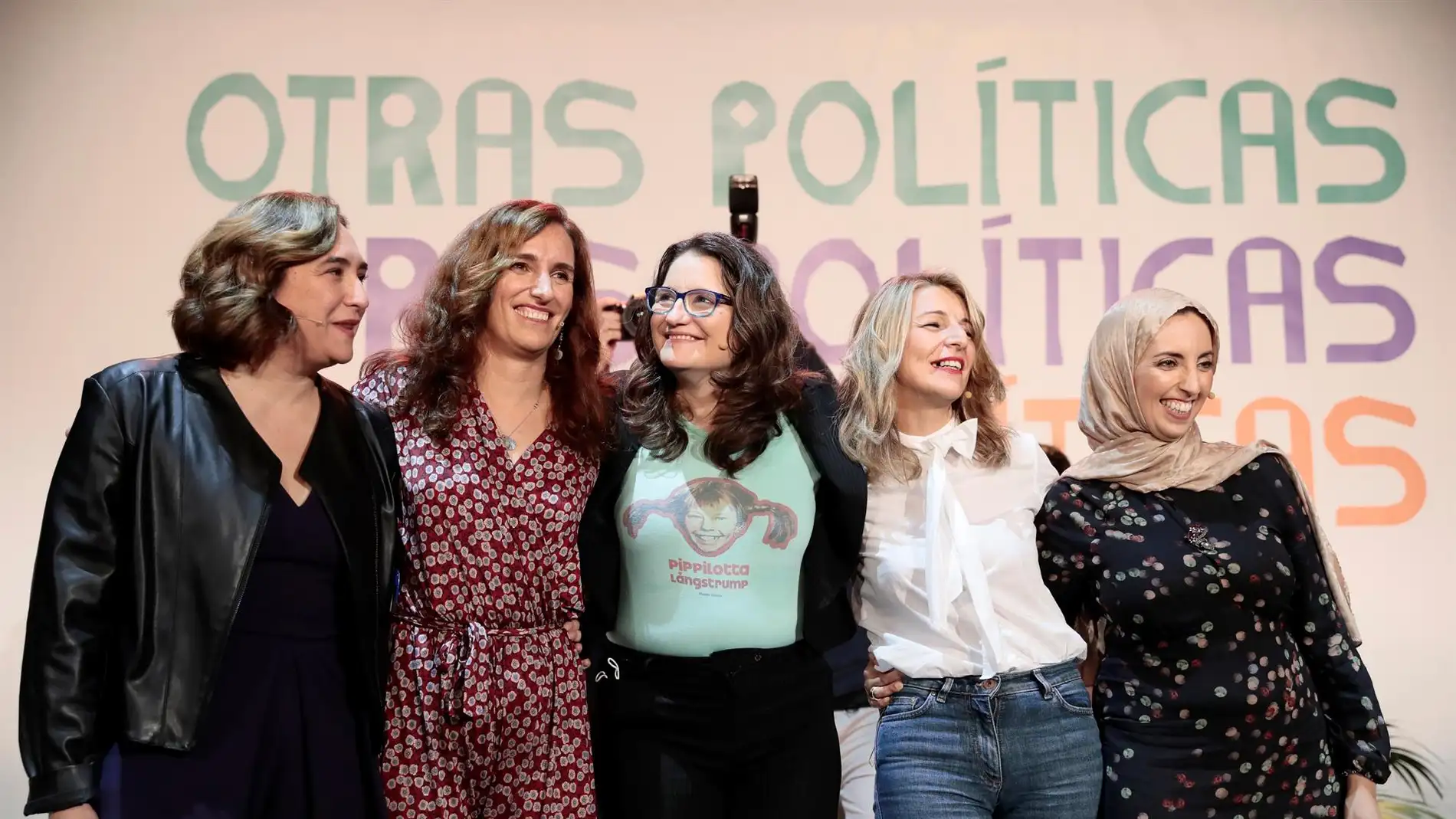 Una protesta de transportistas recibe con abucheos a Yolanda Díaz, Mónica Oltra, Ada Colau y Mónica García en Valencia 