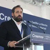 Paco Núñez durante su intervención en el Congreso Regional Paco Núñez durante su intervención en el Congreso Regional