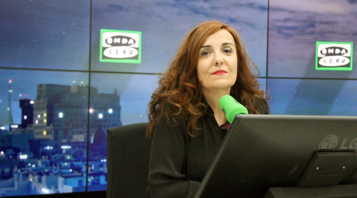 Elvira Lindo: "Durante el tiempo que estuve escribiendo el libro tuve la sensación de volver a casa con mis padres" Elvira Lindo: "Durante el tiempo que estuve escribiendo el libro tuve la sensación de volver a casa con mis padres"