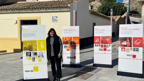 Cultura elabora una exposición didáctica sobre la vida y obra de Miguel Hernández poeta
