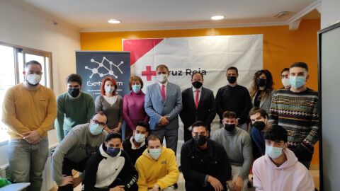 Foto grupal con alumnos