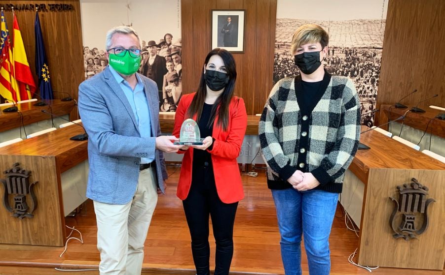 Guardamar del Segura recibe el galardón Iglú Verde por superar el reto de recogida selectiva de envases de vidrio Guardamar del Segura recibe el galardón Iglú Verde por superar el reto de recogida selectiva de envases de vidrio