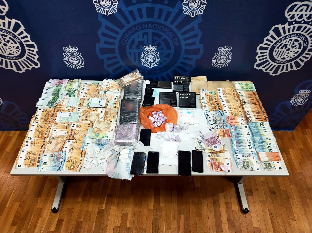 La Policía Nacional desmantela en Elche un grupo que suministraba cocaína a otros traficantes La Policía Nacional desmantela en Elche un grupo que suministraba cocaína a otros traficantes