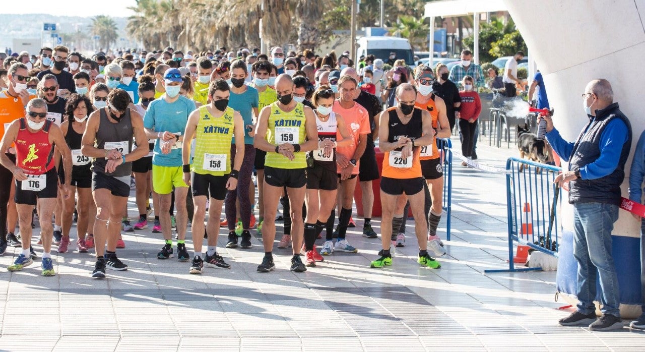 Alicante 'camina por la diabetes' en la playa de San Juan Alicante 'camina por la diabetes' en la playa de San Juan