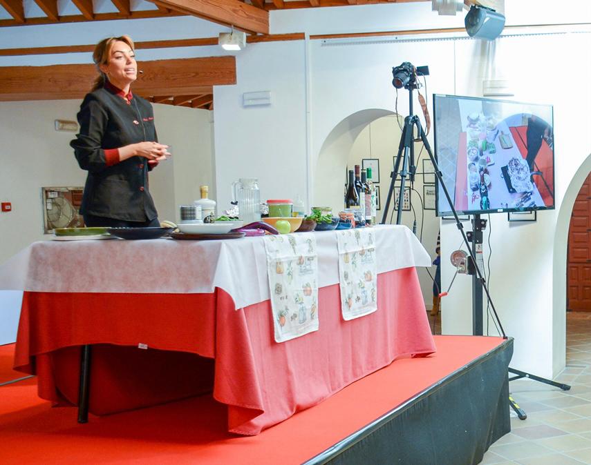 María Morales participa en el día del enoturismo con una demostración culinaria María Morales participa en el día del enoturismo con una demostración culinaria