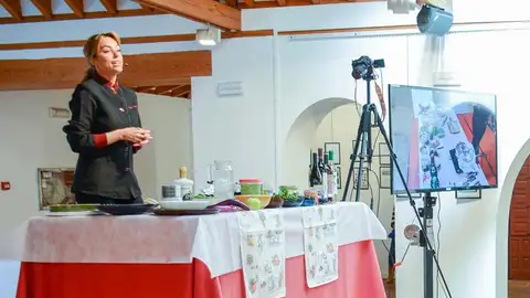 María Morales participa en el día del enoturismo con una demostración culinaria María Morales participa en el día del enoturismo con una demostración culinaria