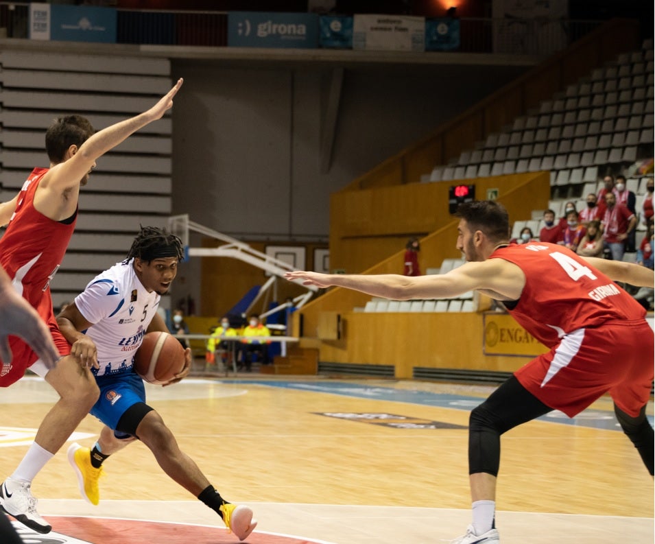 Tres puntos para el Dépor sin jugar y sexta victoria consecutiva del Leyma Coruña en Girona Tres puntos para el Dépor sin jugar y sexta victoria consecutiva del Leyma Coruña en Girona