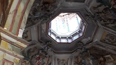 Comienza la restauración de la linterna, la cúpula y de 4 peldaños de la escalera monumental de las Escolapias en Alcalá de Henares Comienza la restauración de la linterna, la cúpula y de 4 peldaños de la escalera monumental de las Escolapias en Alcalá de Henares