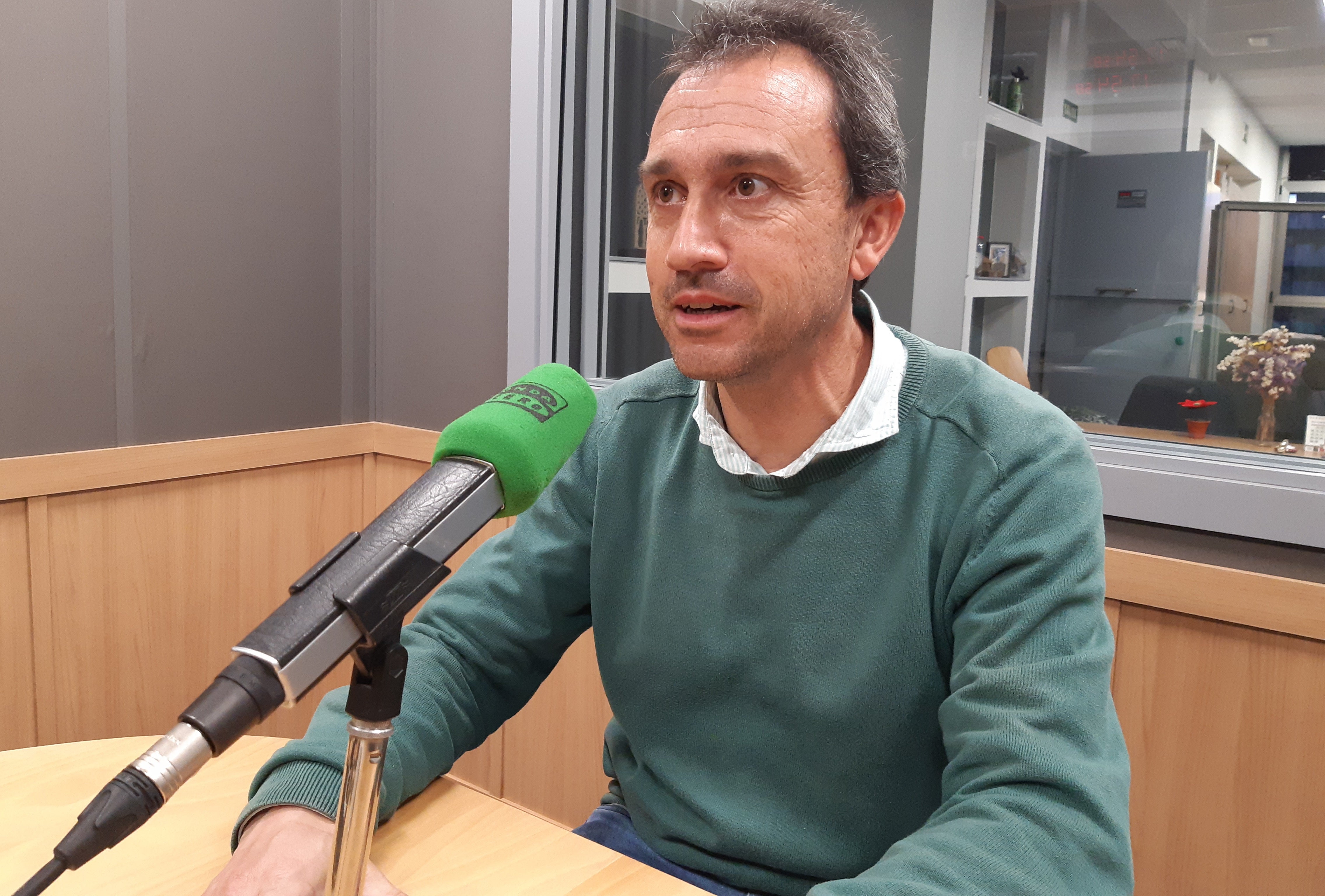 IU urge al PSOE que se defina sobre la oficialidad IU urge al PSOE que se defina sobre la oficialidad