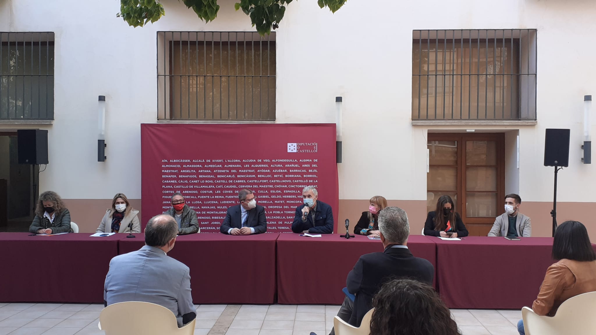 Partidos, patronal y sindicatos de la mano para exigir al gobierno una financiación justa Partidos, patronal y sindicatos de la mano para exigir al gobierno una financiación justa